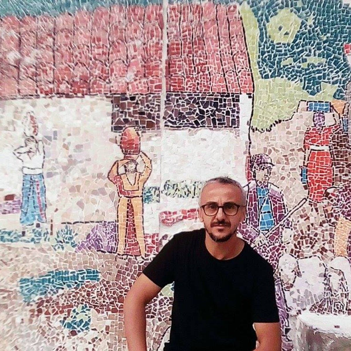 Atelier mosaïque au village Aït El Mansour — vue d'un tableau en cours de réalisation